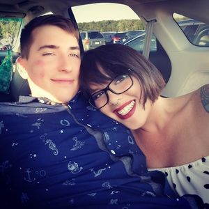 Meet your Posher, Lauren-joy